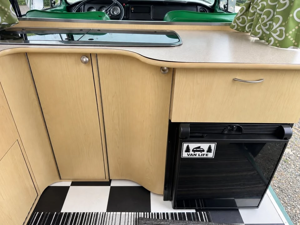 1972 Volkswagen Bay-Window Bus - Image 7 of 9