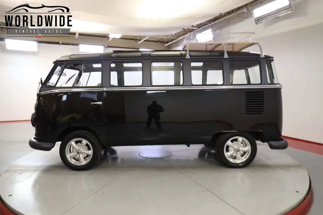 1972 Volkswagen Split-Window Bus - Image 6 of 12