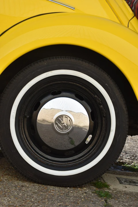 1972 Volkswagen Super Beetle - Image 10 of 30