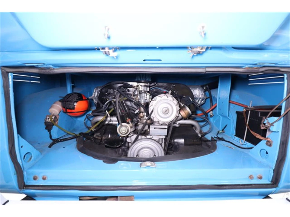 1972 Volkswagen Bay-Window Bus - Image 21 of 31