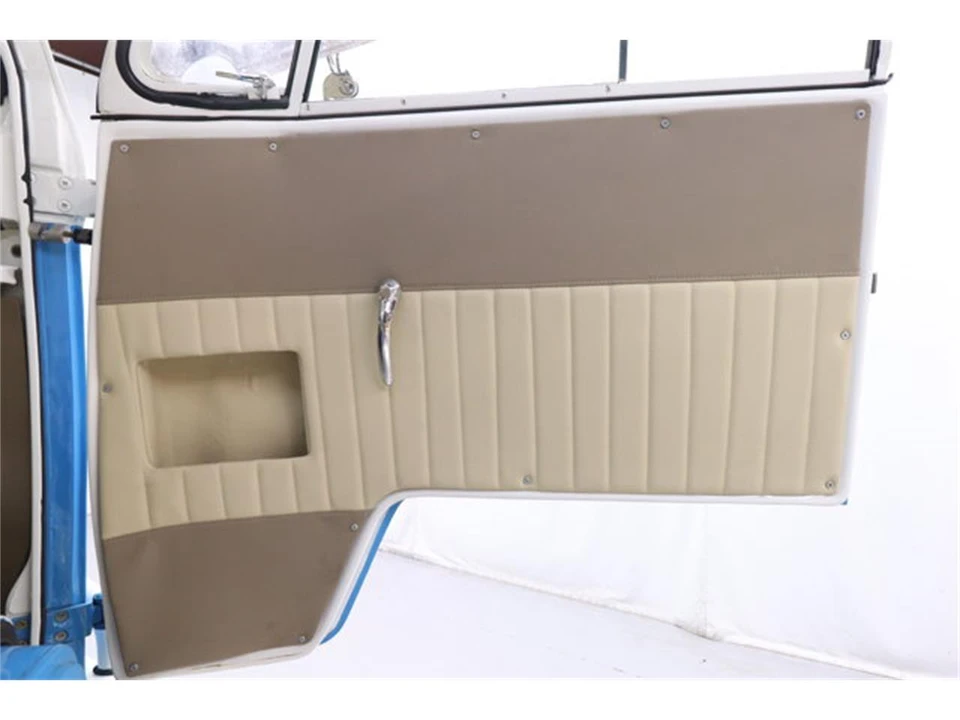 1972 Volkswagen Bay-Window Bus - Image 20 of 31