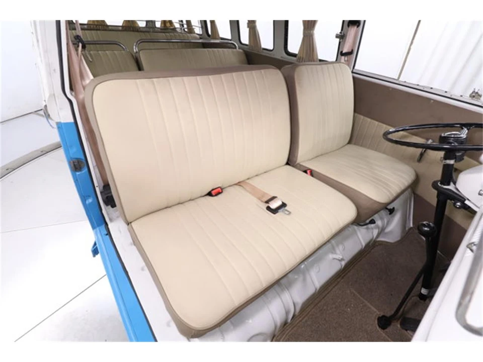 1972 Volkswagen Bay-Window Bus - Image 16 of 31