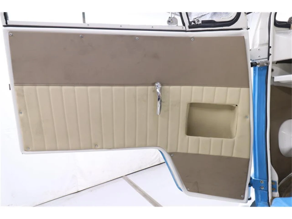 1972 Volkswagen Bay-Window Bus - Image 19 of 31