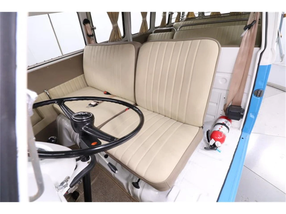 1972 Volkswagen Bay-Window Bus - Image 15 of 31