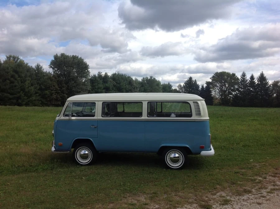 1972 Volkswagen Bay-Window Bus - Image 6 of 12