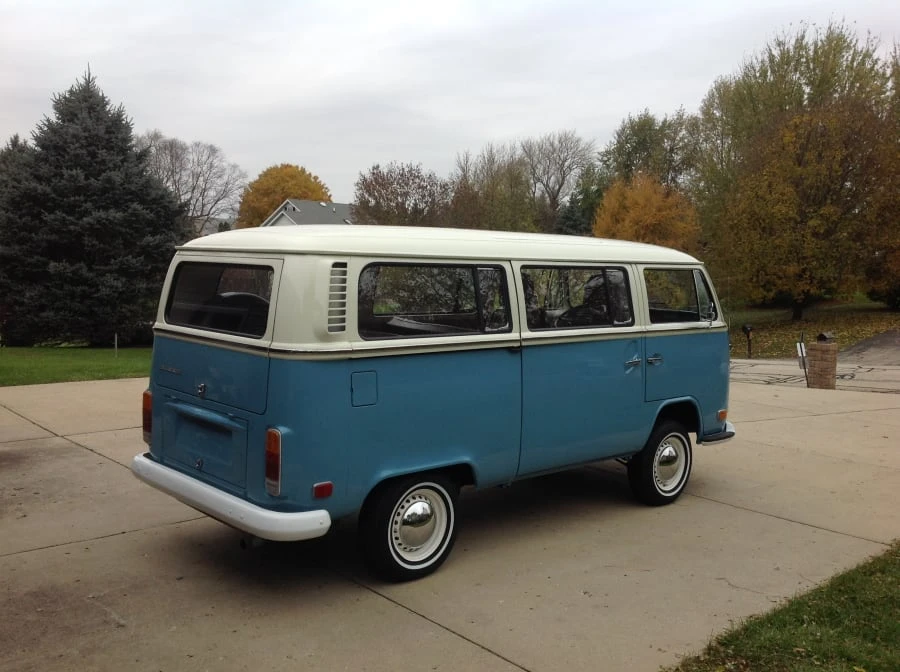1972 Volkswagen Bay-Window Bus - Image 2 of 12