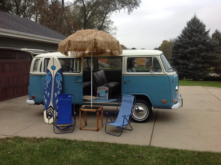 1972 Volkswagen Bay-Window Bus - Image 9 of 12
