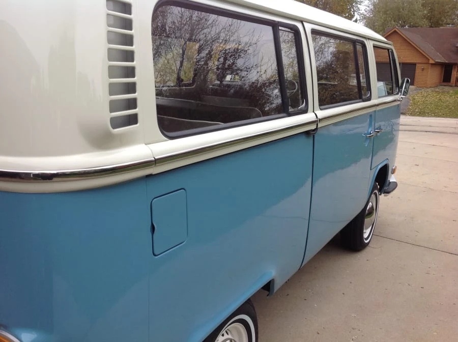 1972 Volkswagen Bay-Window Bus - Image 11 of 12