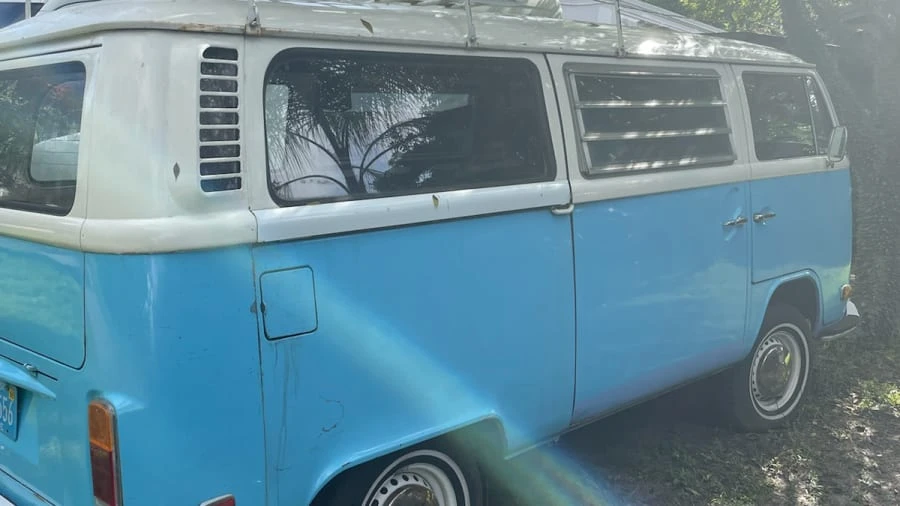 1972 Volkswagen Bay-Window Bus - Image 2 of 8