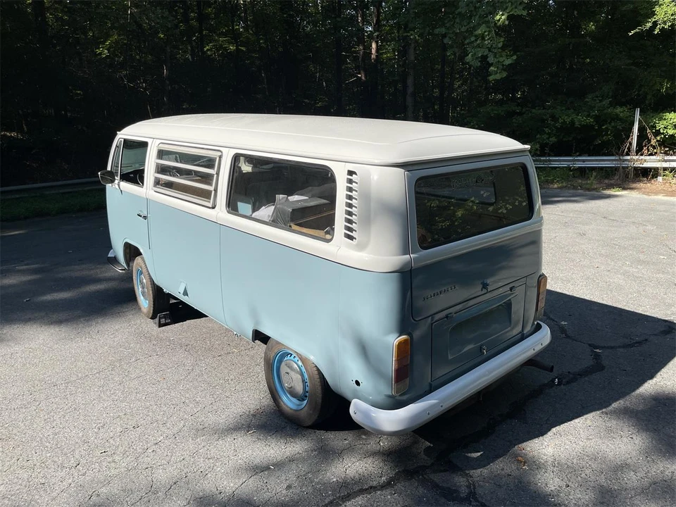 1972 Volkswagen Bay-Window Bus - Image 4 of 5
