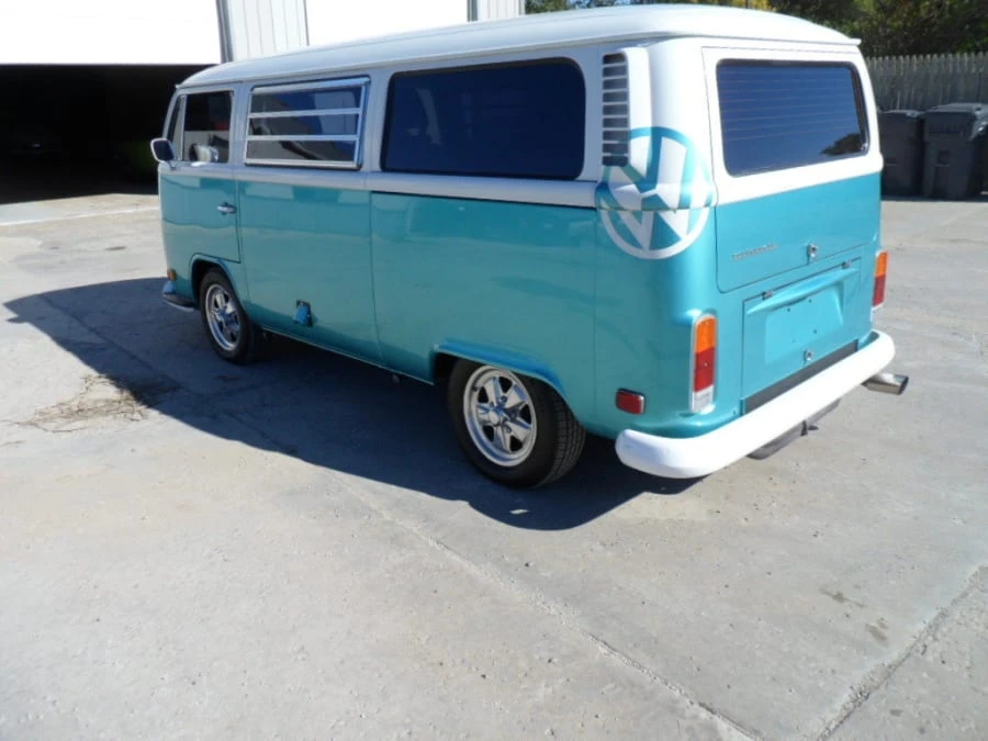 1972 Volkswagen Bay-Window Bus - Image 7 of 9