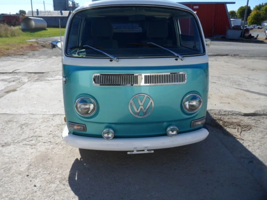 1972 Volkswagen Bay-Window Bus - Image 8 of 9