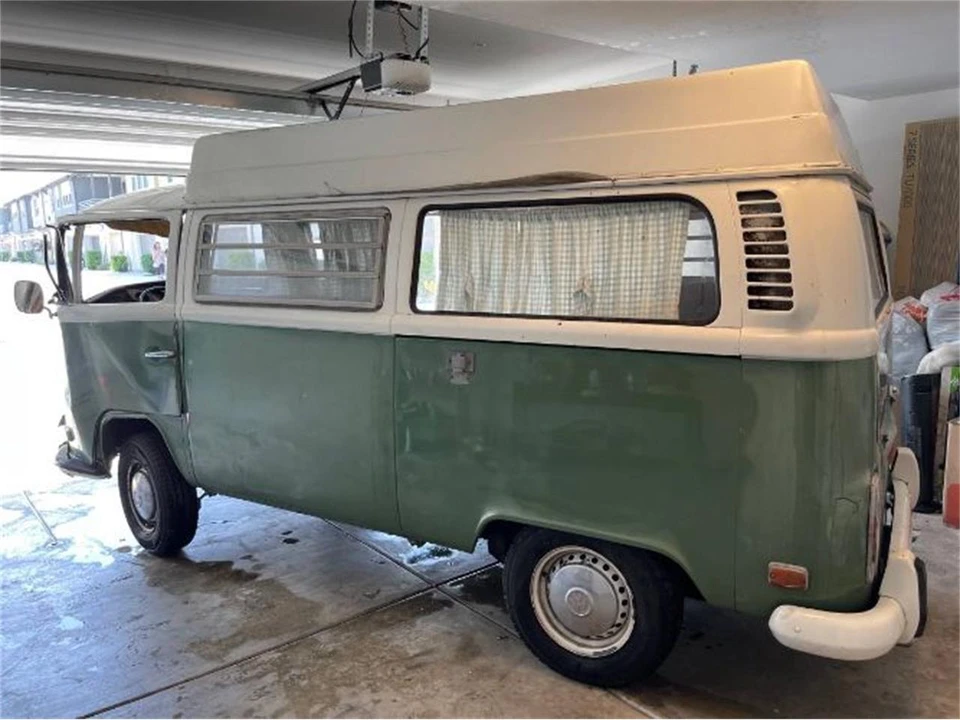1972 Volkswagen Bay-Window Bus - Image 17 of 17
