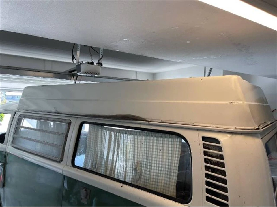 1972 Volkswagen Bay-Window Bus - Image 15 of 17