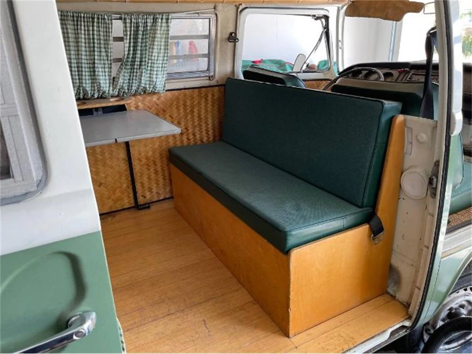 1972 Volkswagen Bay-Window Bus - Image 5 of 17