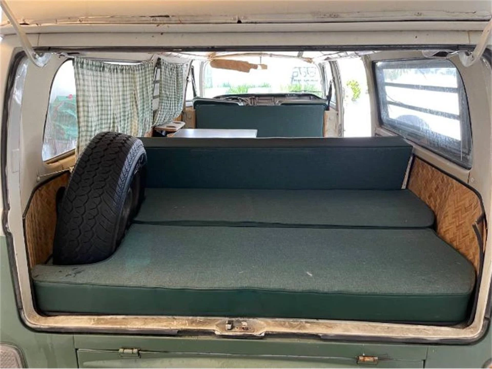 1972 Volkswagen Bay-Window Bus - Image 3 of 17