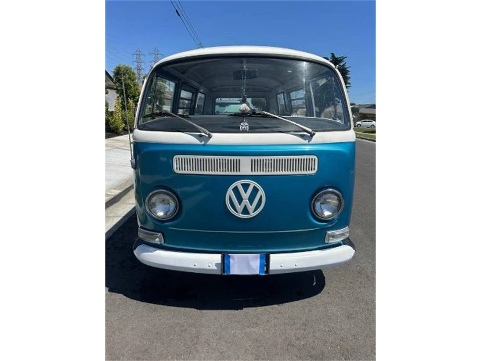 1972 Volkswagen Bay-Window Bus - Image 12 of 17