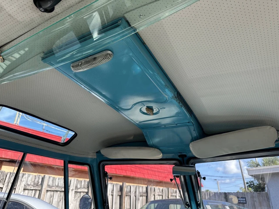 1972 Volkswagen Split-Window Bus - Image 16 of 20