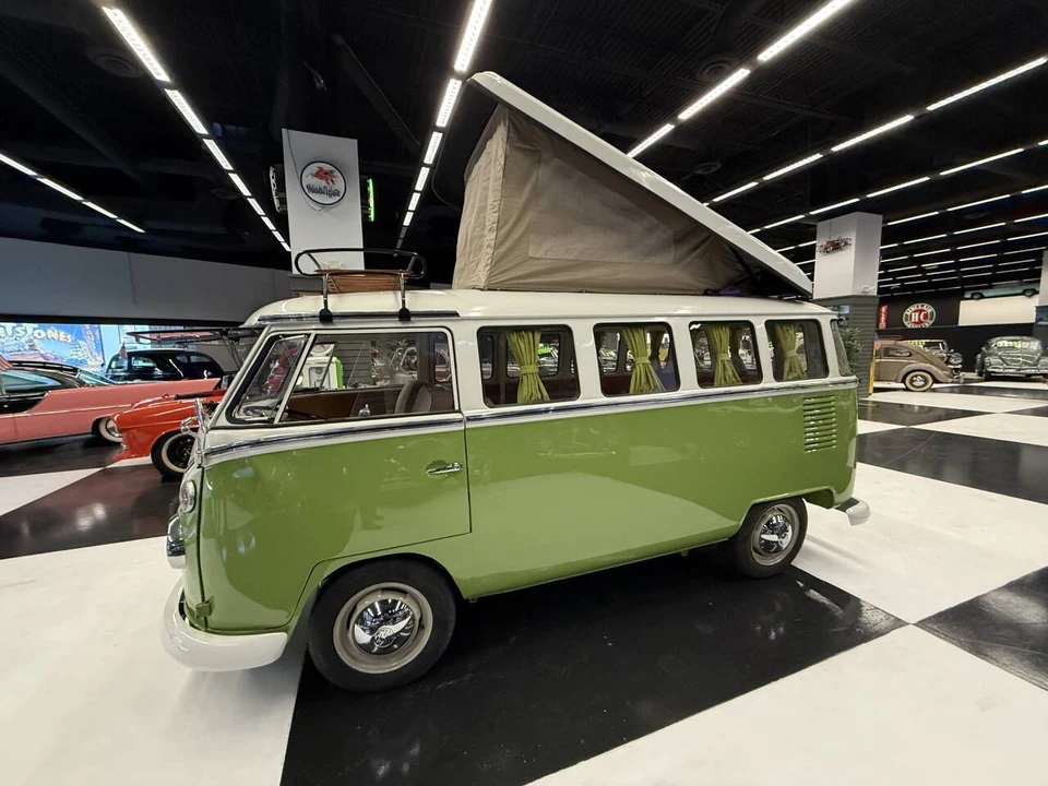 1972 Volkswagen Bay-Window Bus - Image 3 of 21