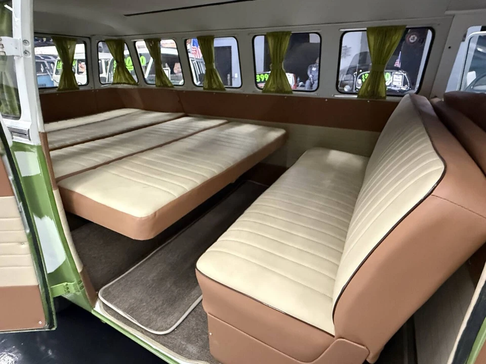 1972 Volkswagen Bay-Window Bus - Image 18 of 21