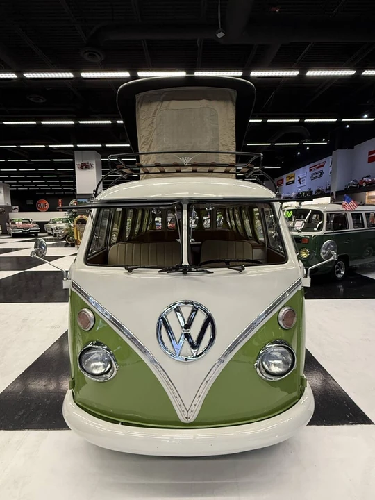 1972 Volkswagen Bay-Window Bus - Image 14 of 21