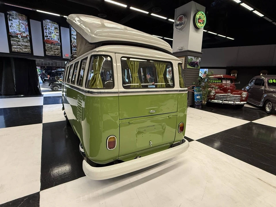 1972 Volkswagen Bay-Window Bus - Image 2 of 21
