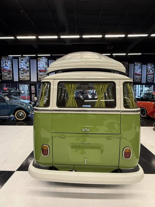 1972 Volkswagen Bay-Window Bus - Image 10 of 21