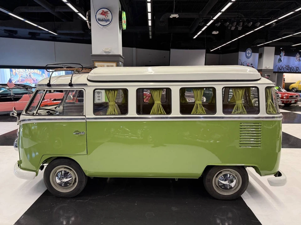 1972 Volkswagen Bay-Window Bus - Image 8 of 21