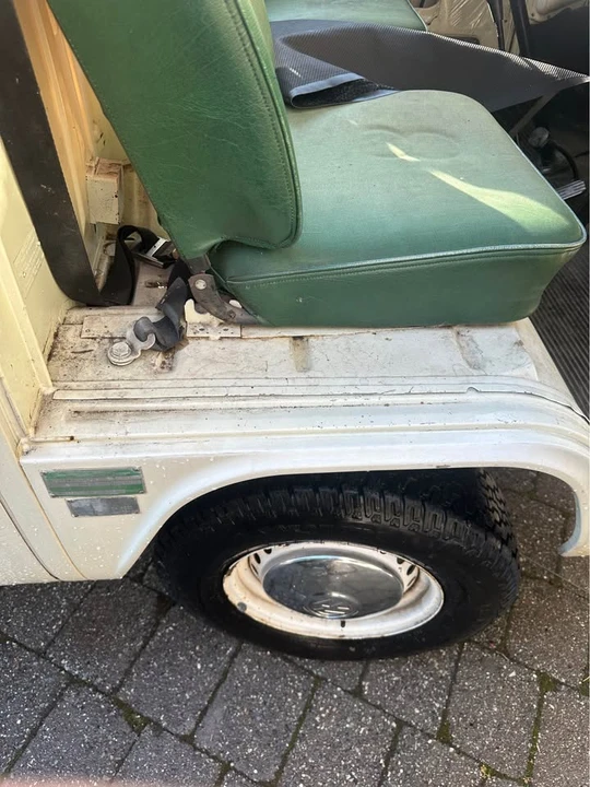 1972 Volkswagen Bay-Window Bus - Image 16 of 18