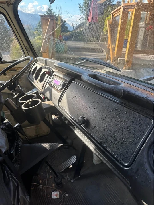 1972 Volkswagen Bay-Window Bus - Image 18 of 18