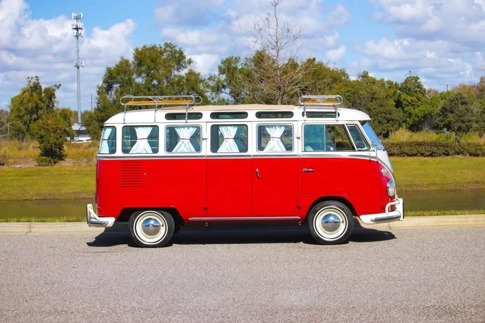 1972 Volkswagen Bay-Window Bus - Image 6 of 20