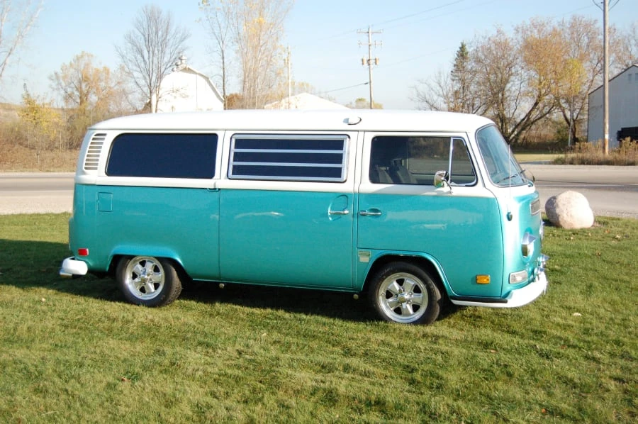 1972 Volkswagen Bay-Window Bus - Image 2 of 8