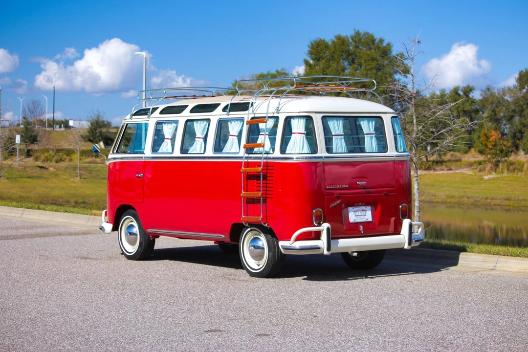1972 Volkswagen Bay-Window Bus - Image 4 of 31