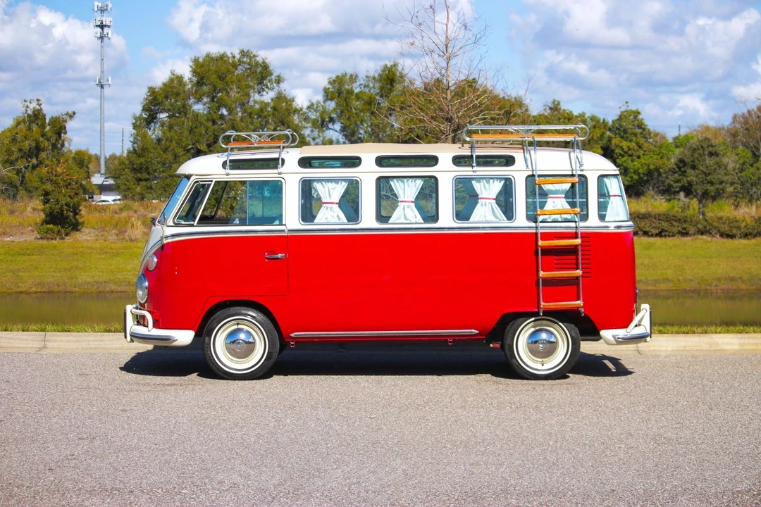 1972 Volkswagen Bay-Window Bus - Image 20 of 31