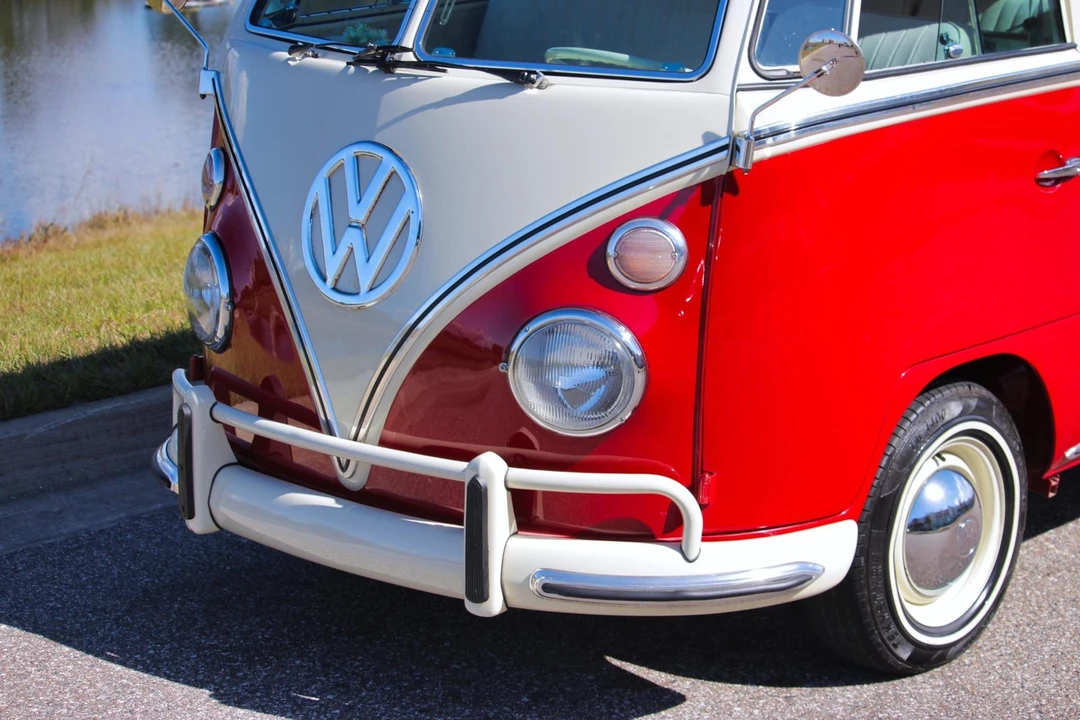 1972 Volkswagen Bay-Window Bus - Image 27 of 31