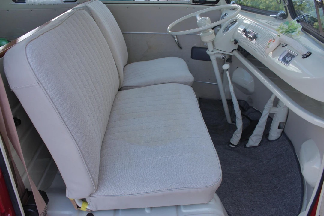 1972 Volkswagen Bay-Window Bus - Image 12 of 31