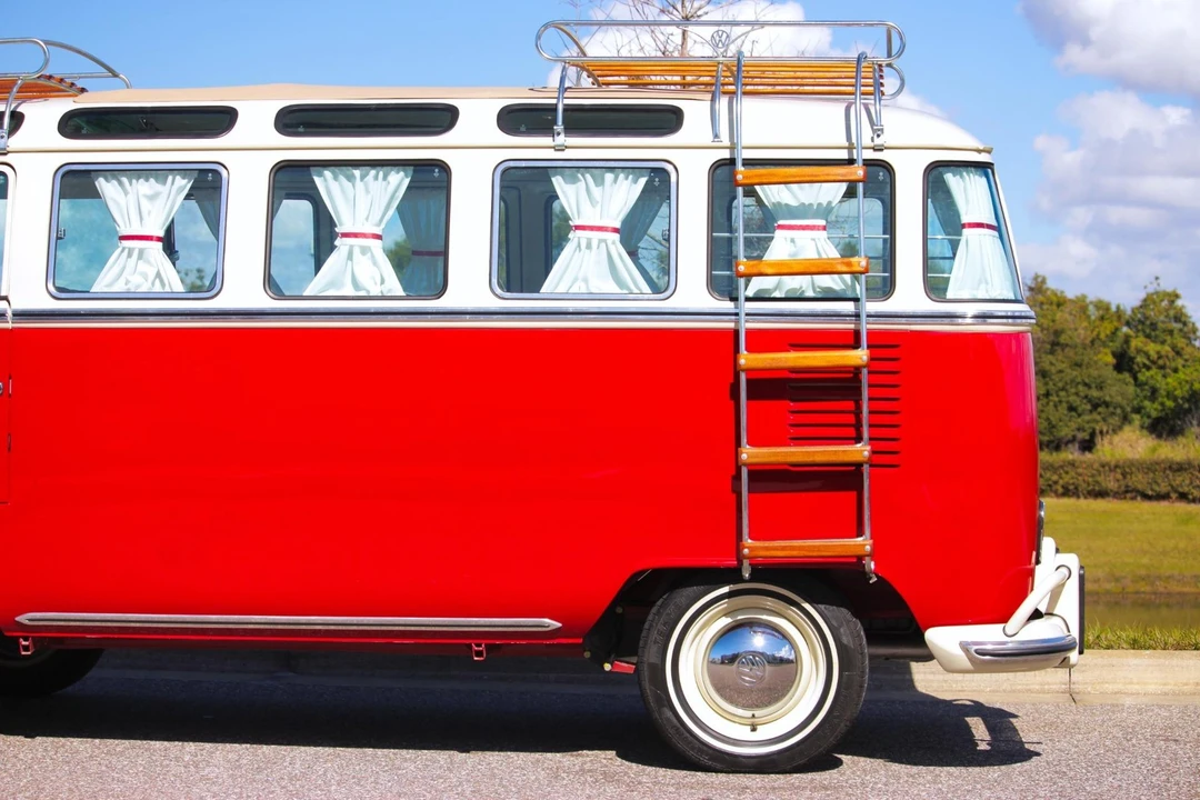 1972 Volkswagen Bay-Window Bus - Image 30 of 31