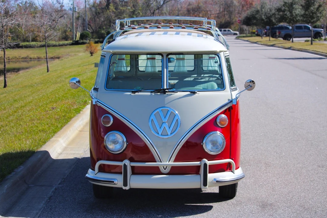 1972 Volkswagen Bay-Window Bus - Image 23 of 31
