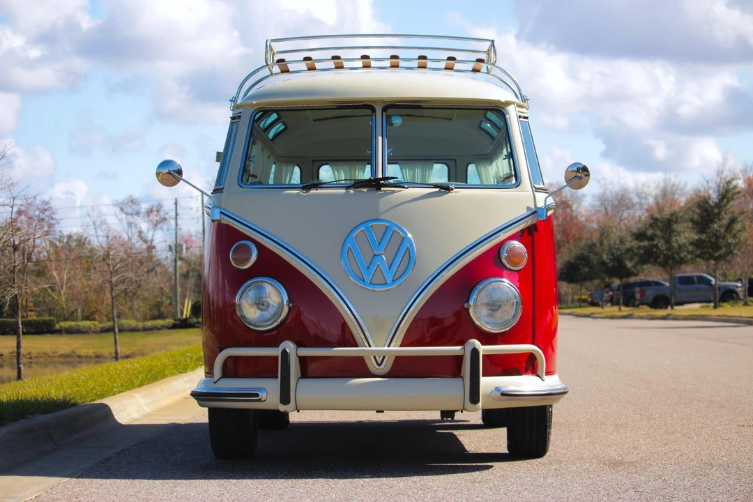1972 Volkswagen Bay-Window Bus - Image 24 of 31