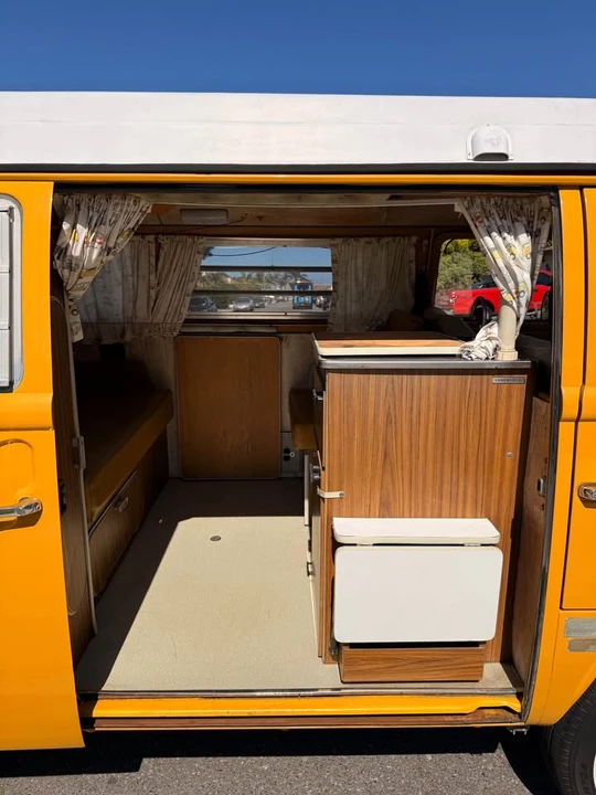 1972 Volkswagen Bay-Window Camper - Image 10 of 20