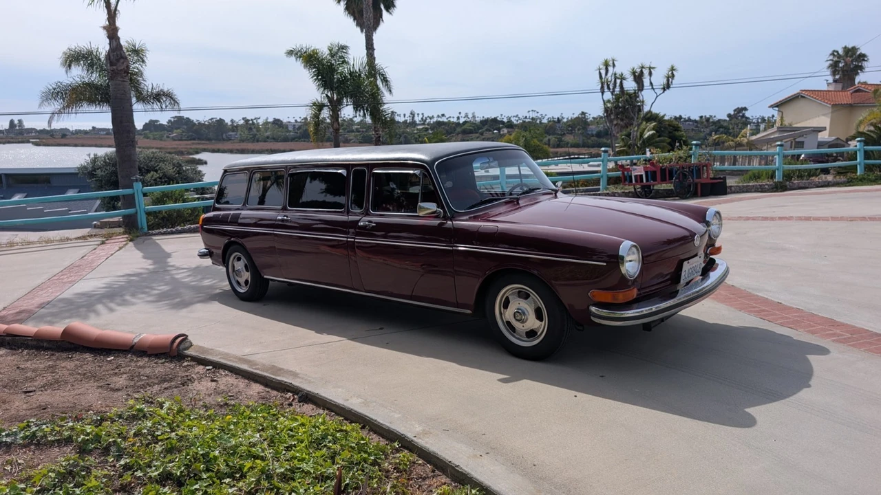 1972 Volkswagen Bay-Window Bus - Image 8 of 10