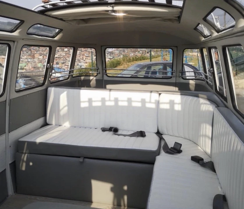 1972 Volkswagen Bay-Window Bus - Image 9 of 18