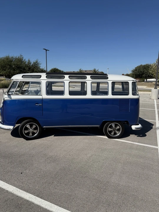 1972 Volkswagen Bay-Window Bus - Image 7 of 18