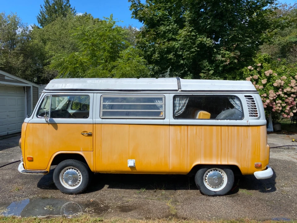 1972 Volkswagen Bay-Window Bus - Image 2 of 21