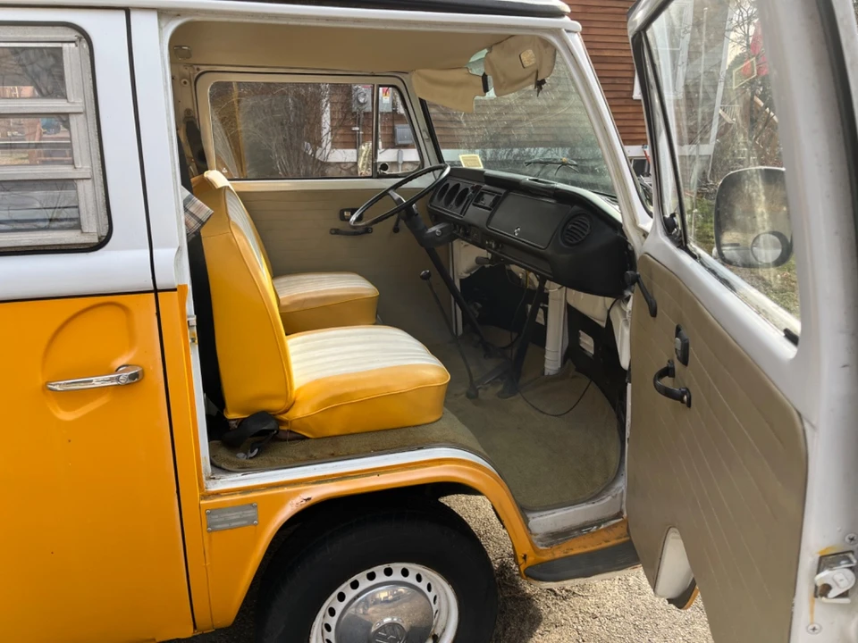 1972 Volkswagen Bay-Window Bus - Image 14 of 21