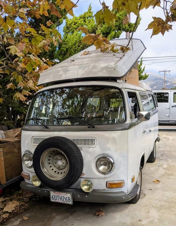 1972 Volkswagen Bay-Window Bus - Image 3 of 21