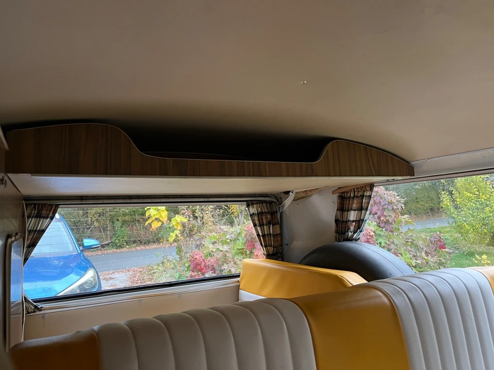 1972 Volkswagen Bay-Window Bus - Image 9 of 21