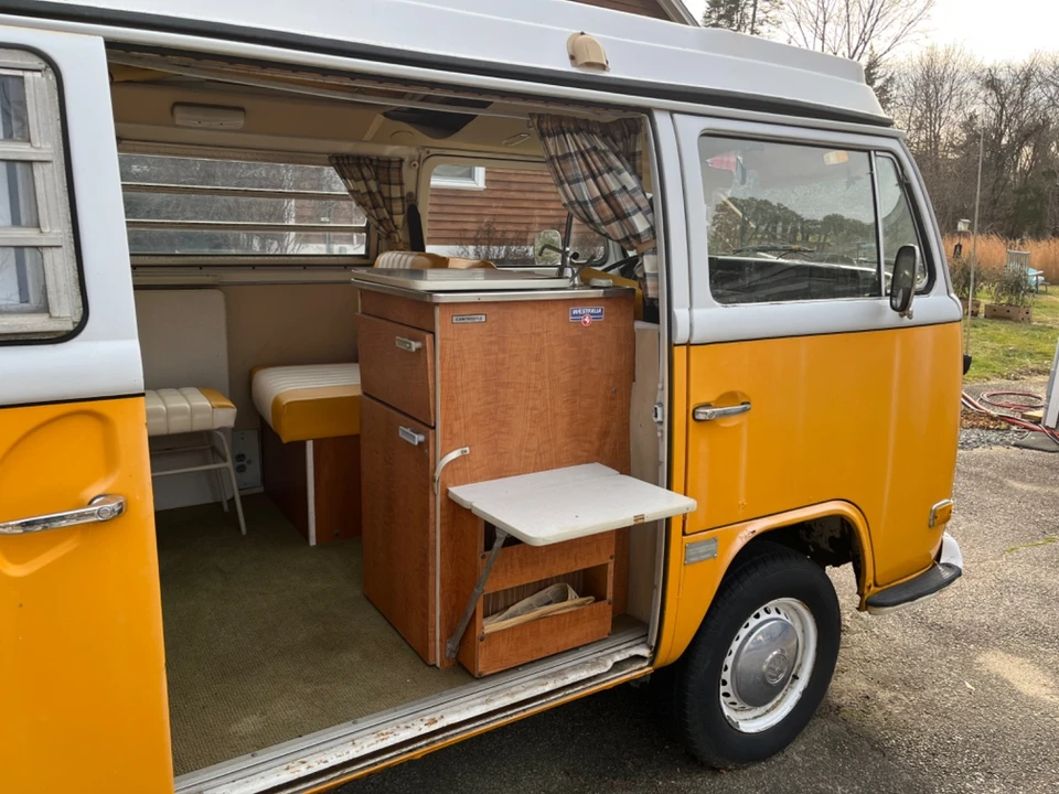 1972 Volkswagen Bay-Window Bus - Image 13 of 21