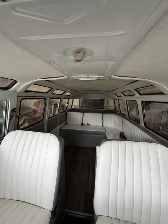 1972 Volkswagen Bay-Window Bus - Image 13 of 18