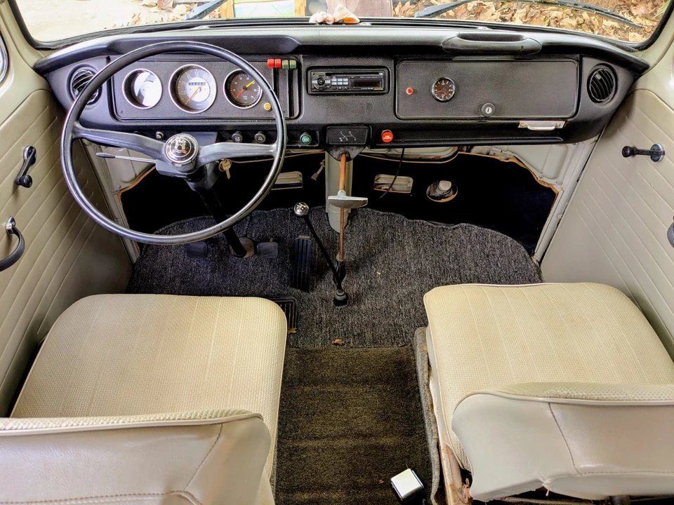 1972 Volkswagen Bay-Window Bus - Image 12 of 21